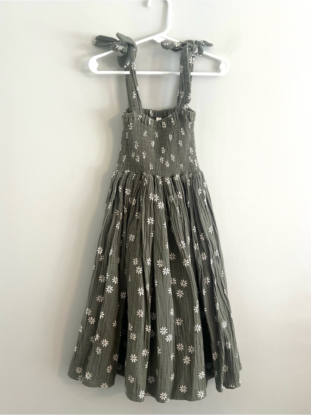 Rylee + Cru Ivy Daisy Smocked Midi Dress size 4/5 girls